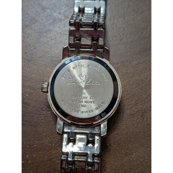 Zou Zou Women’s Quartz Watch - Peace Sign Detail, Groovy Green Dial, Y2K Style - Picture 5 of 7